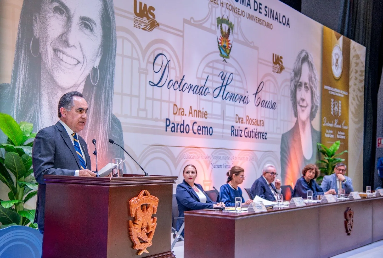 ¡Un acto de justicia y visibilidad! Personalidades políticas y de la academia reconocen a la UAS por distinguir a Annie Pardo y Rosaura Ruiz ¡Un acto de justicia y visibilidad! Personalidades políticas y de la academia reconocen a la UAS por distinguir a Annie Pardo y Rosaura Ruiz