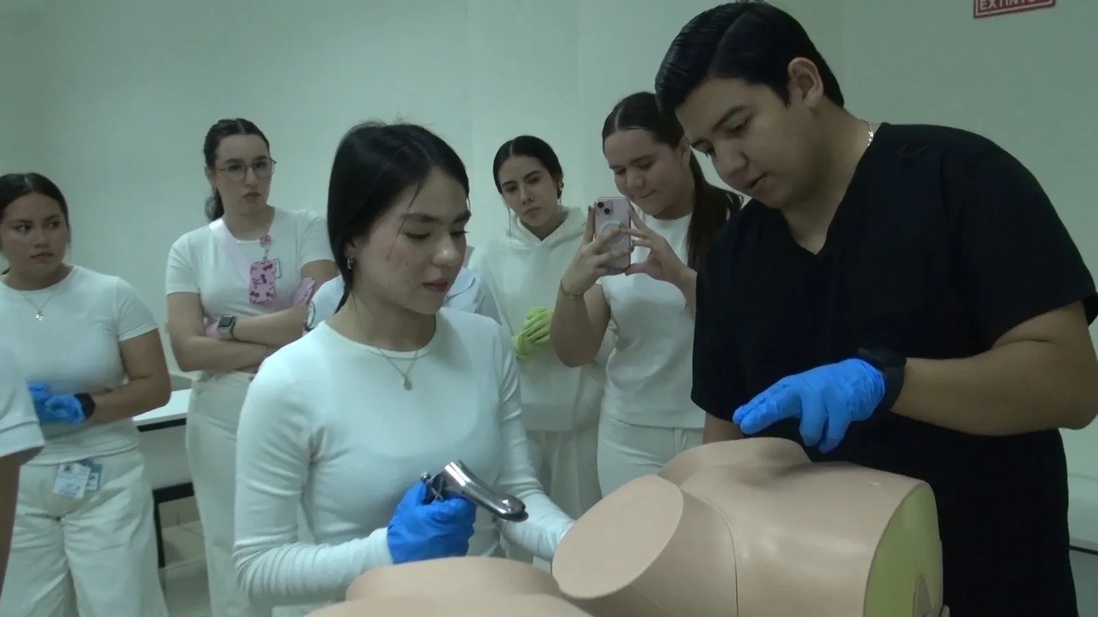 En el marco de su 49° Aniversario, fortalece la Facultad de Medicina de la UAS la formación clínica con Taller de Exploración Ginecológica En el marco de su 49° Aniversario, fortalece la Facultad de Medicina de la UAS la formación clínica con Taller de Exploración Ginecológica