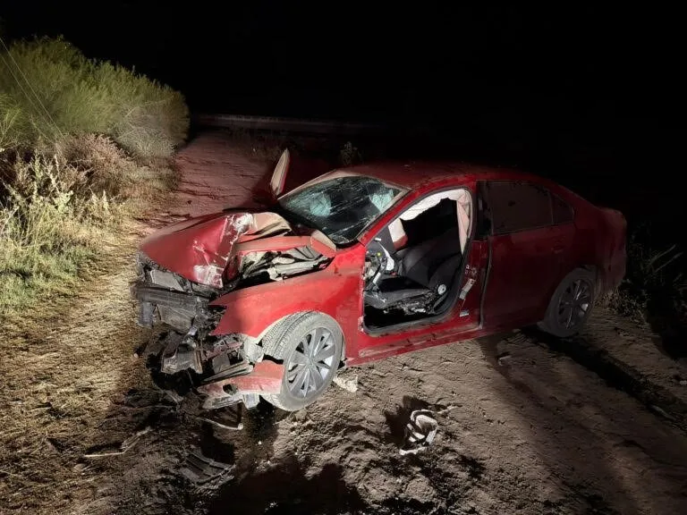 !Se salvan de milagro! quedan atrapados tres en accidente automovilístico en Compuertas !Se salvan de milagro! quedan atrapados tres en accidente automovilístico en Compuertas