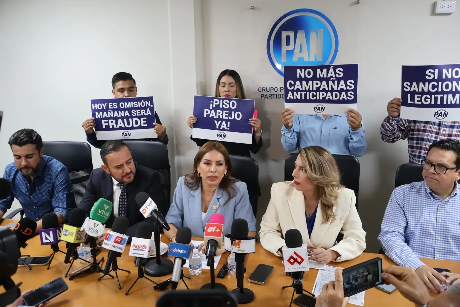 PAN acusa omisión del IEES y anuncia segunda queja contra senadora por promoción anticipada PAN acusa omisión del IEES y anuncia segunda queja contra senadora por promoción anticipada