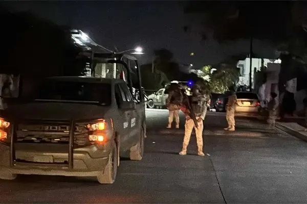 Ejecutan a balazos a un motociclista durante una persecución en la colonia Lázaro Cárdenas, Culiacán Ejecutan a balazos a un motociclista durante una persecución en la colonia Lázaro Cárdenas, Culiacán