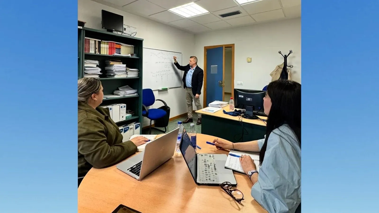 Fortalece la UAS redes internacionales con estancia en la Universidad de Castilla-La Mancha; investigadoras de la FCA consolidan proyectos de alto impacto en España Fortalece la UAS redes internacionales con estancia en la Universidad de Castilla-La Mancha; investigadoras de la FCA consolidan proyectos de alto impacto en España
