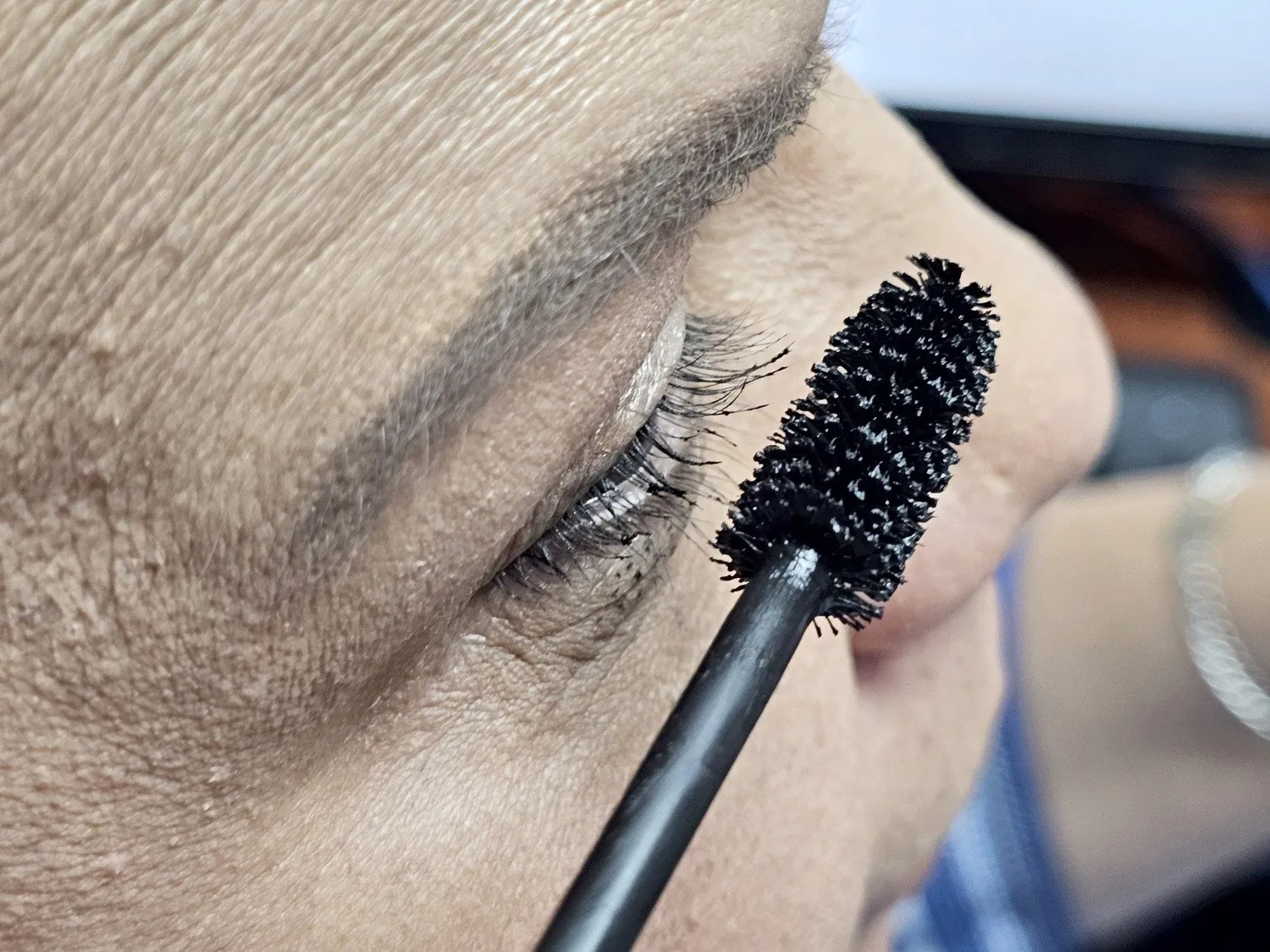 Maquillaje mal retirado, principal causa de irritación ocular crónica y síndrome de ojo seco; advierten sobre desprendimiento de pestañas y proliferación de ácaros por cosméticos Maquillaje mal retirado, principal causa de irritación ocular crónica y síndrome de ojo seco; advierten sobre desprendimiento de pestañas y proliferación de ácaros por cosméticos