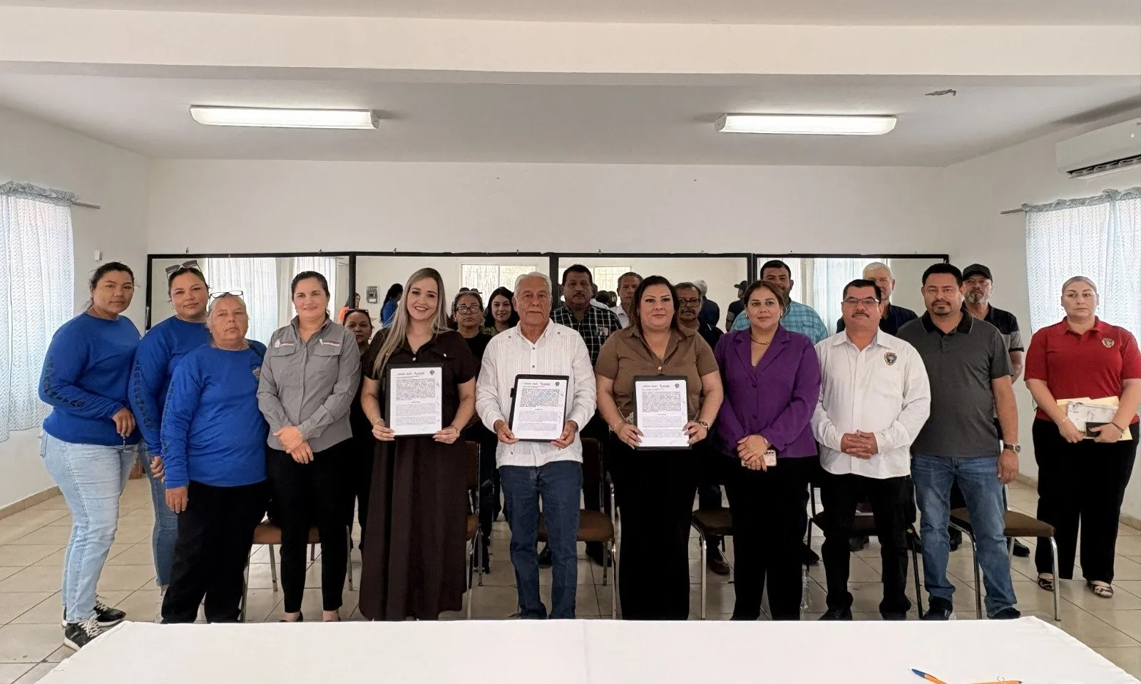 Impulsan COEPRISS y Ayuntamiento de Eldorado certificación sanitaria para fortalecer producción de moluscos bivalvos. Impulsan COEPRISS y Ayuntamiento de Eldorado certificación sanitaria para fortalecer producción de moluscos bivalvos.
