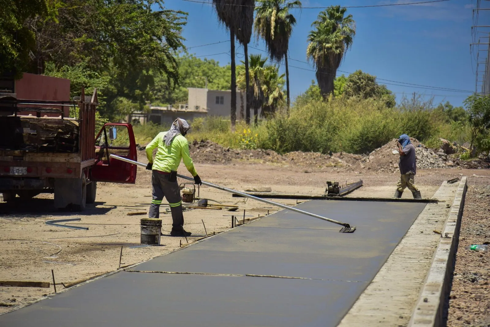 Avanza al 85% pavimentación del bulevar José Hernández Terán Avanza al 85% pavimentación del bulevar José Hernández Terán