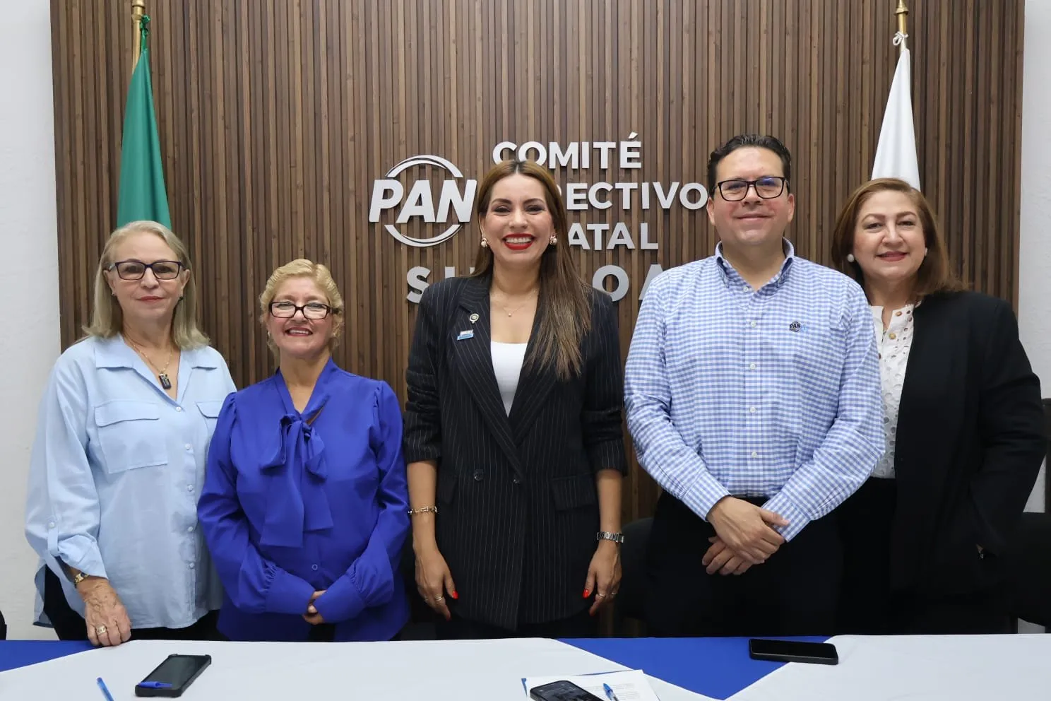 QUE NO MIENTA LUISA ALCALDE Y QUE VENGA A SINALOA PARA QUE SE DE CUENTA DE LA REALIDAD QUE VIVIMOS: WENDY BARAJAS QUE NO MIENTA LUISA ALCALDE Y QUE VENGA A SINALOA PARA QUE SE DE CUENTA DE LA REALIDAD QUE VIVIMOS: WENDY BARAJAS