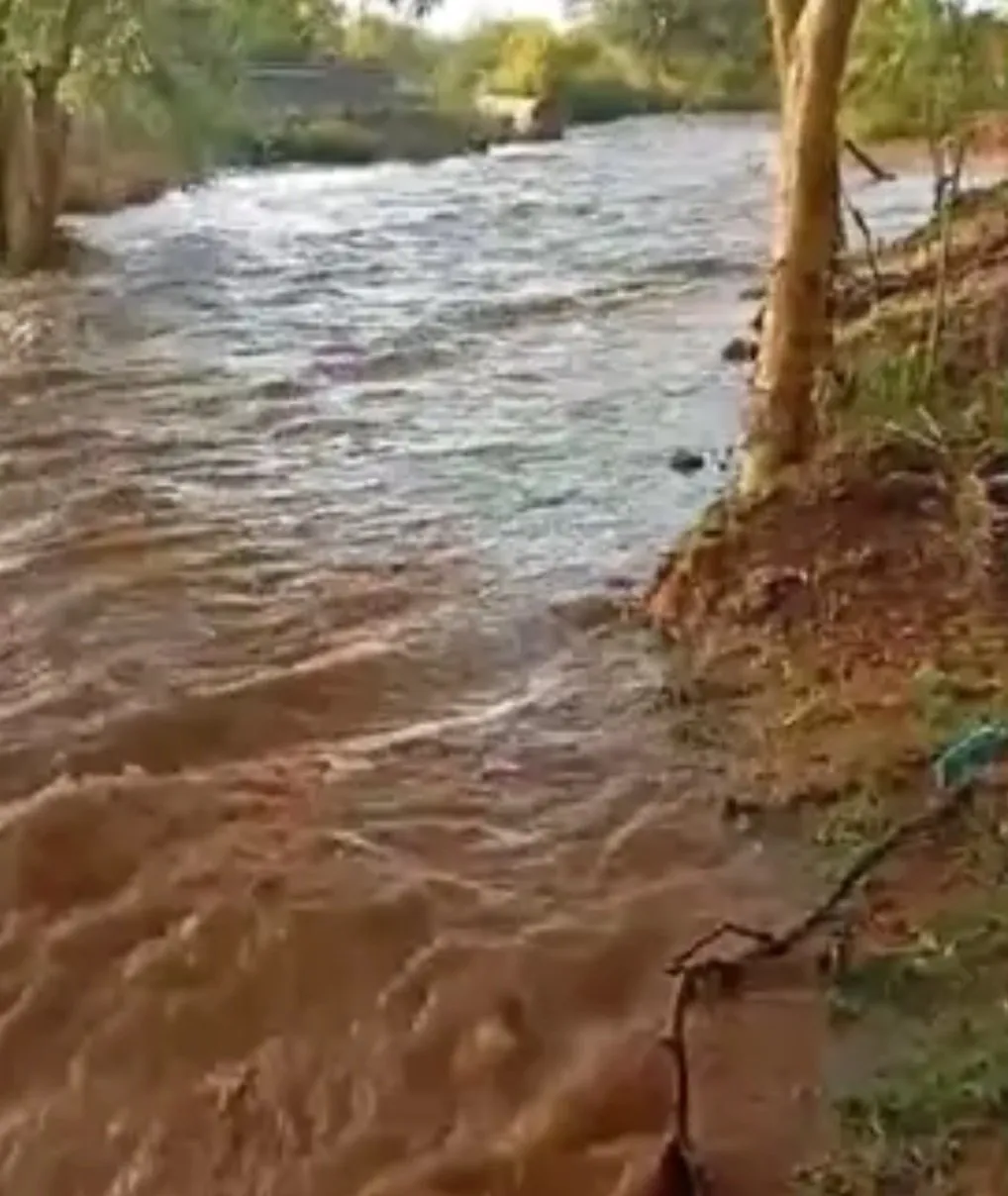 Capomos despierta: El arroyo de El Fuerte resucita tras lluvias, pero el riesgo acecha Capomos despierta: El arroyo de El Fuerte resucita tras lluvias, pero el riesgo acecha