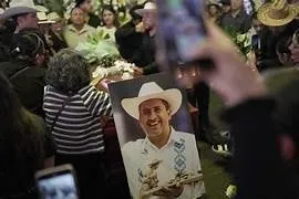 Revelan móvil y detalles clave: El crimen del alcalde de Carlos Manzo fue considerado una “provocación” por el crimen organizado Revelan móvil y detalles clave: El crimen del alcalde de Carlos Manzo fue considerado una “provocación” por el crimen organizado