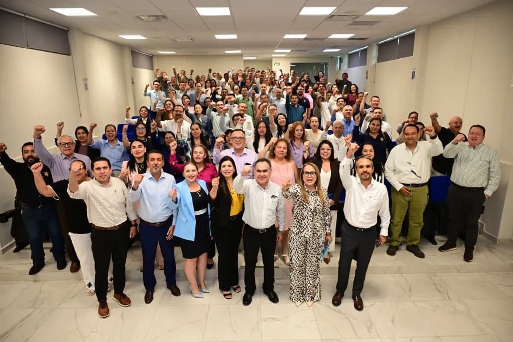Encabeza el Rector Jesús Madueña reunión de trabajo con directivos de la Zona Centro para fortalecer acciones rumbo al nuevo ciclo escolar, ajustando estrategias con unidad y coordinación Encabeza el Rector Jesús Madueña reunión de trabajo con directivos de la Zona Centro para fortalecer acciones rumbo al nuevo ciclo escolar, ajustando estrategias con unidad y coordinación
