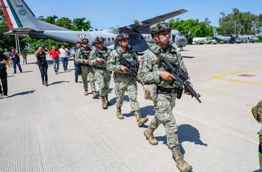 Refuerzan la seguridad: Envían 300 elementos del Ejército Mexicano a Sinaloa para inhibir actividades ilícitas Refuerzan la seguridad: Envían 300 elementos del Ejército Mexicano a Sinaloa para inhibir actividades ilícitas