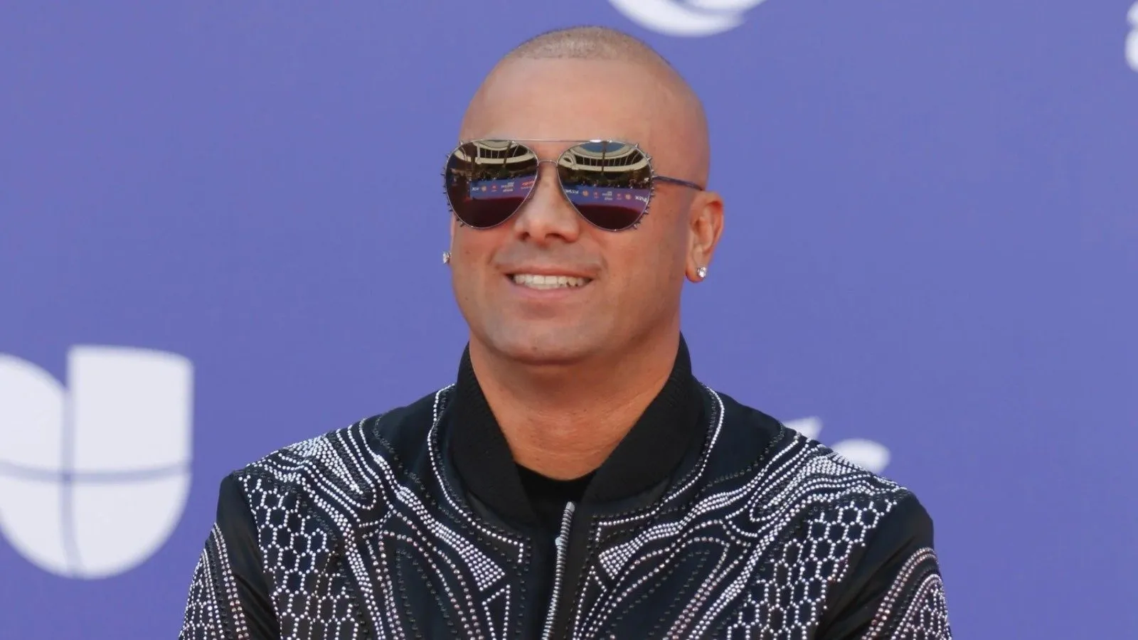 ¡El “líder” de la industria se vuelve académico! Wisin inaugura la primera “Universidad del Reggaetón” ¡El “líder” de la industria se vuelve académico! Wisin inaugura la primera “Universidad del Reggaetón”