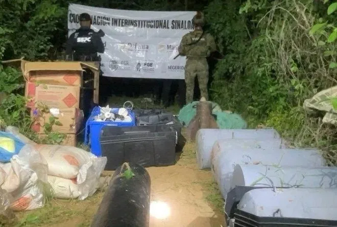 ¡Alerta en Sinaloa! Marina localiza arsenal de 300 explosivos improvisados en El Rosario ¡Alerta en Sinaloa! Marina localiza arsenal de 300 explosivos improvisados en El Rosario
