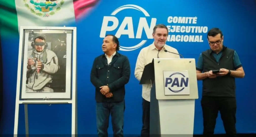 PAN exige explicar por qué EU le quitó la visa al hijo de AMLO y que se investigue en México PAN exige explicar por qué EU le quitó la visa al hijo de AMLO y que se investigue en México