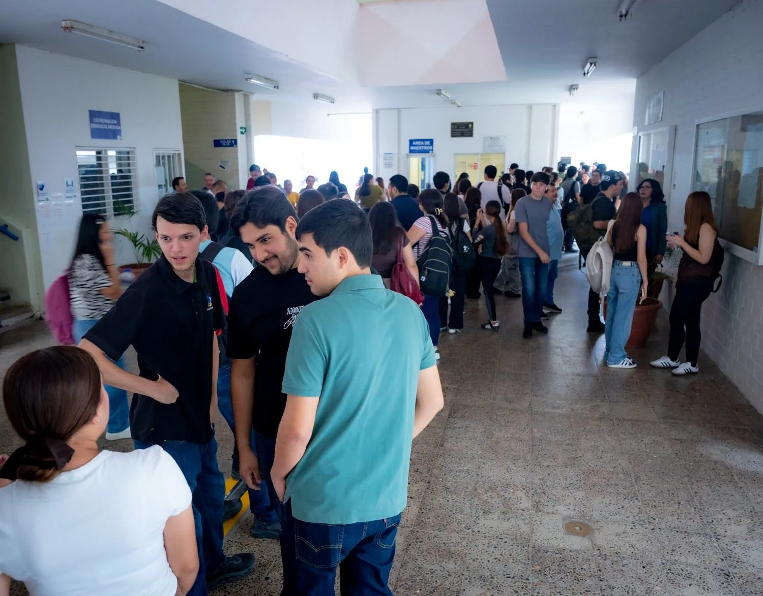 Llenan de energía Ciudad Universitaria en el arranque del nuevo ciclo escolar en la UAS; regresan a las aulas rosalinas miles de estudiantes Llenan de energía Ciudad Universitaria en el arranque del nuevo ciclo escolar en la UAS; regresan a las aulas rosalinas miles de estudiantes