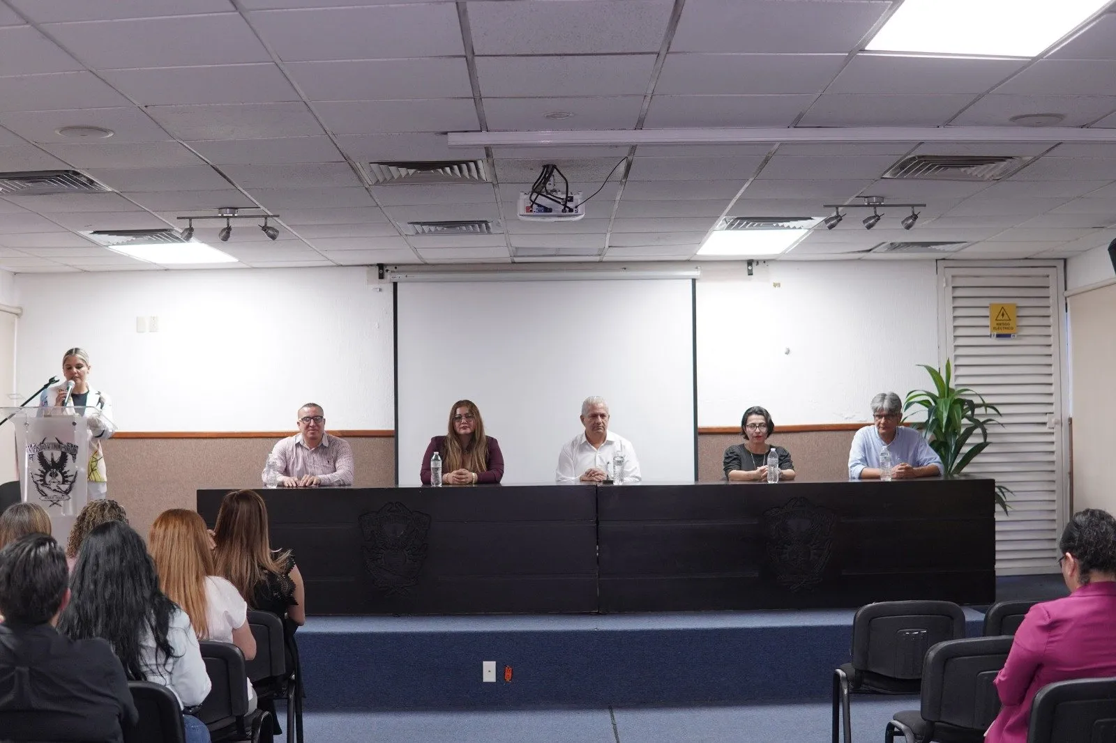La UAS refuerza el seguimiento académico y socioemocional de estudiantes para prevenir el abandono escolar y consolidar la eficiencia terminal del bachillerato La UAS refuerza el seguimiento académico y socioemocional de estudiantes para prevenir el abandono escolar y consolidar la eficiencia terminal del bachillerato