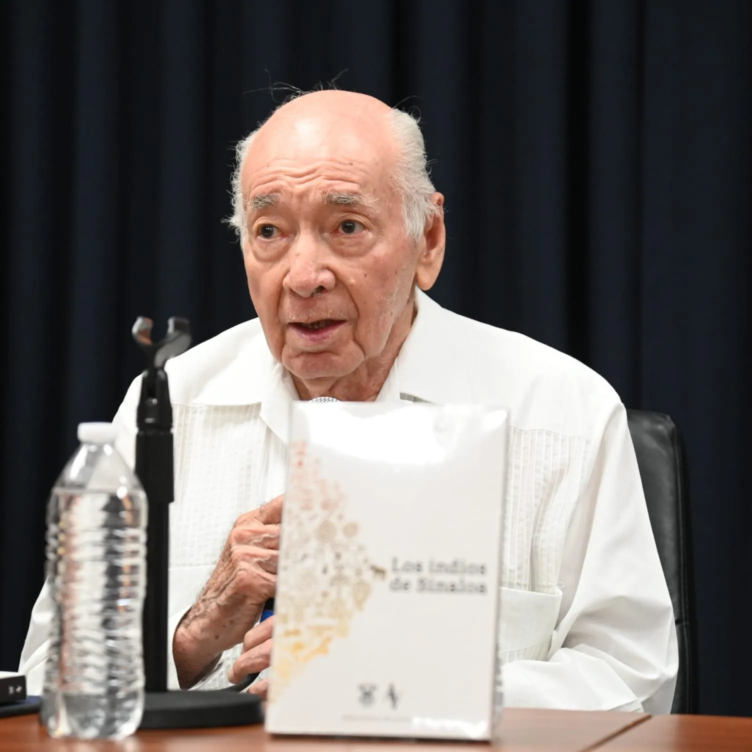 Con una mirada documentada al pasado indígena de la entidad, la UAS presenta el libro Los indios de Sinaloa, del historiador Rafael Valdez Aguilar Con una mirada documentada al pasado indígena de la entidad, la UAS presenta el libro Los indios de Sinaloa, del historiador Rafael Valdez Aguilar