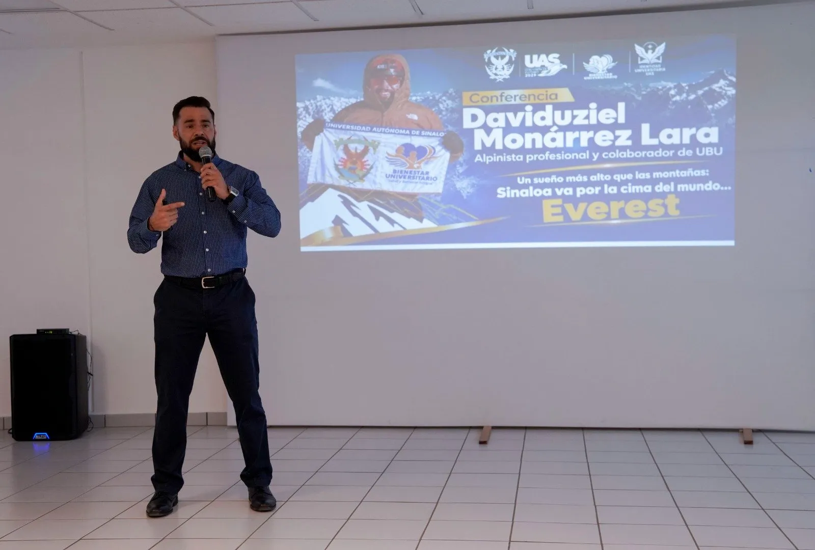 Del aula a la cima del mundo: el alpinista Daviduziel Monárrez comparte en la UAS su preparación para conquistar el Everest y las Siete Cumbres Del aula a la cima del mundo: el alpinista Daviduziel Monárrez comparte en la UAS su preparación para conquistar el Everest y las Siete Cumbres