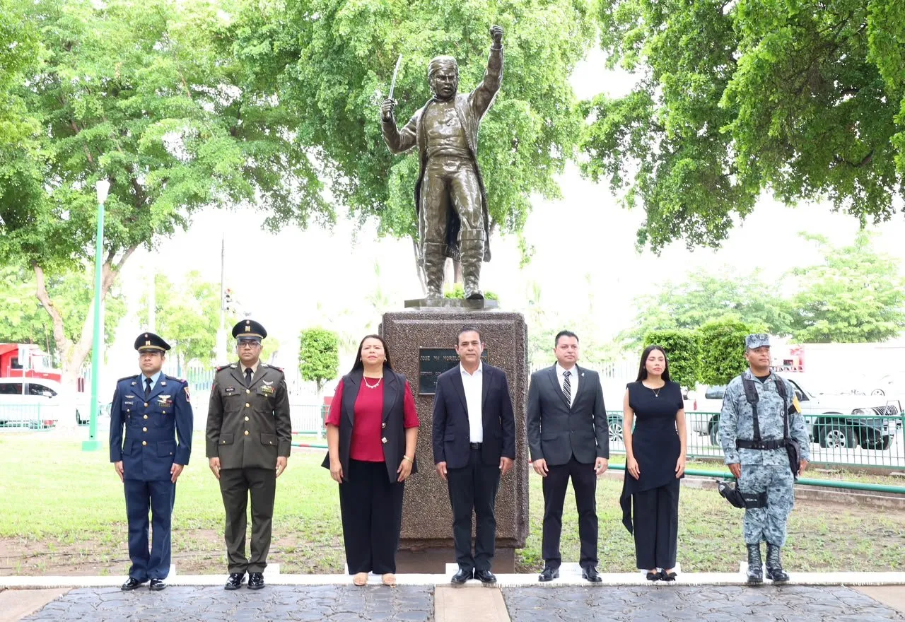 Conmemora el Estado el 261 Aniversario del natalicio de José María Morelos y Pavón Conmemora el Estado el 261 Aniversario del natalicio de José María Morelos y Pavón