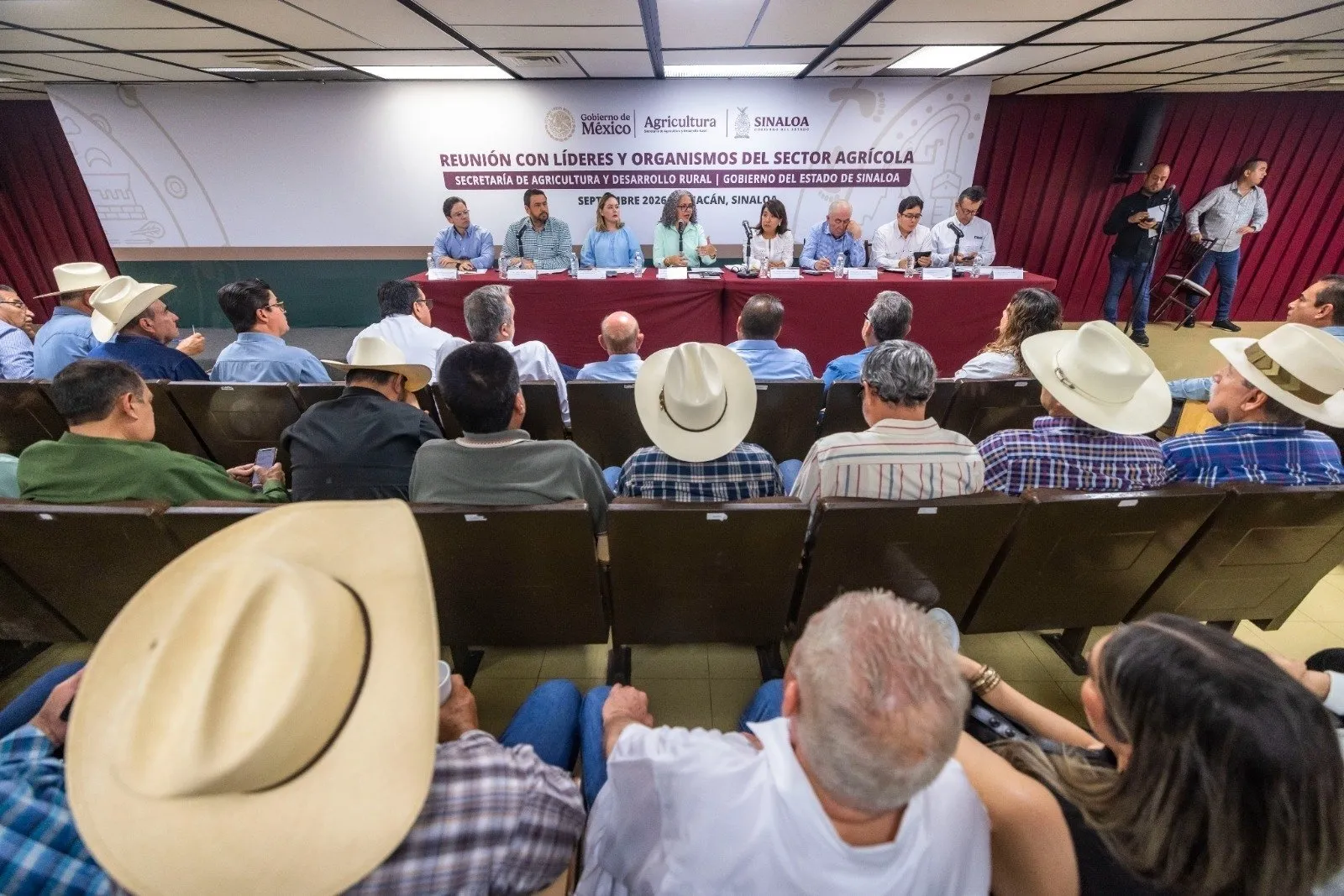Da inicio la primera reunión del Gabinete Federal con la Secretaria de SADER en Sinaloa; compromisos de la Presidenta Claudia Sheinbaum Da inicio la primera reunión del Gabinete Federal con la Secretaria de SADER en Sinaloa; compromisos de la Presidenta Claudia Sheinbaum