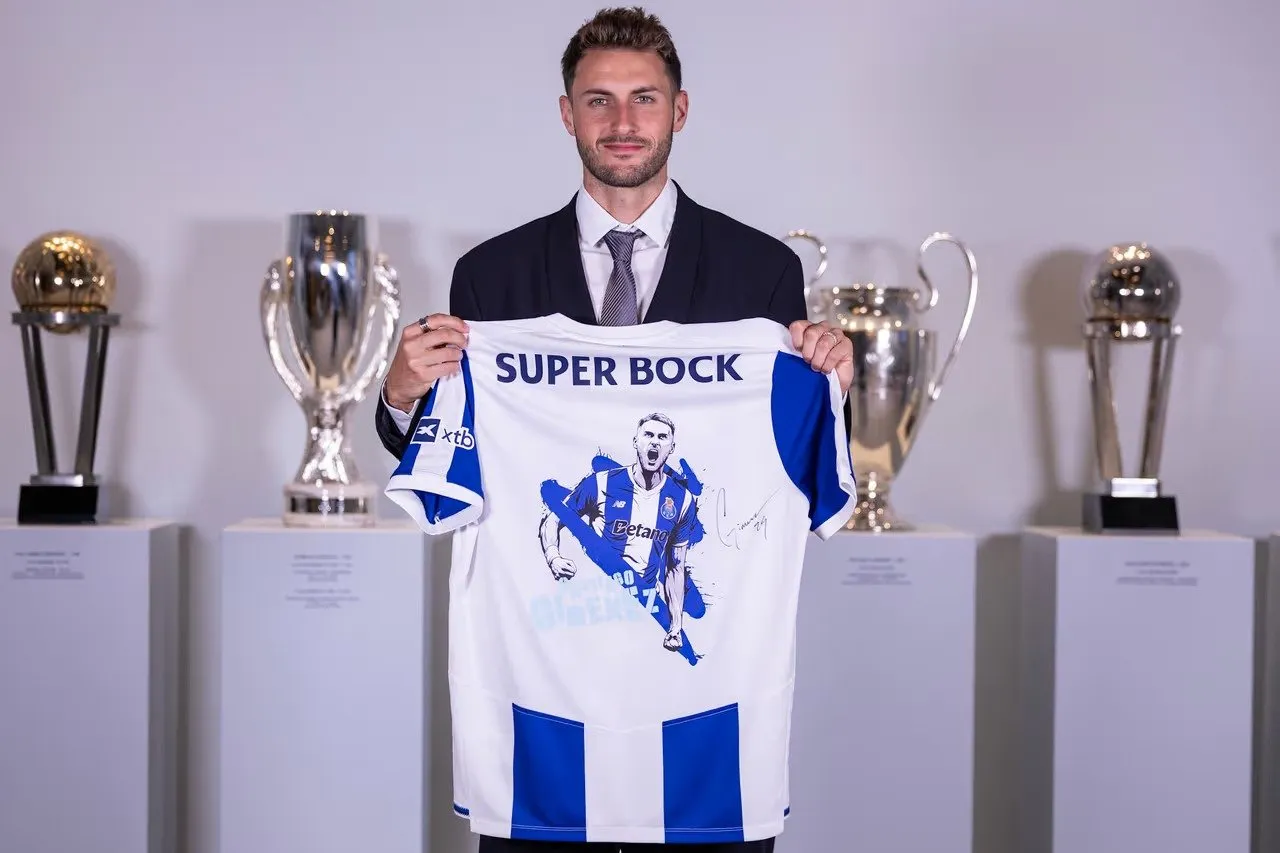 Nueva aventura en Portugal: Santiago Giménez es oficialmente nuevo jugador del FC Porto Nueva aventura en Portugal: Santiago Giménez es oficialmente nuevo jugador del FC Porto