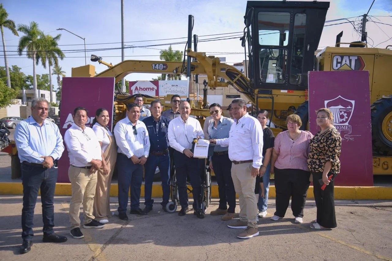 Ahome adquiere nueva motoniveladora para atender caminos y calles de las siete sindicaturas Ahome adquiere nueva motoniveladora para atender caminos y calles de las siete sindicaturas