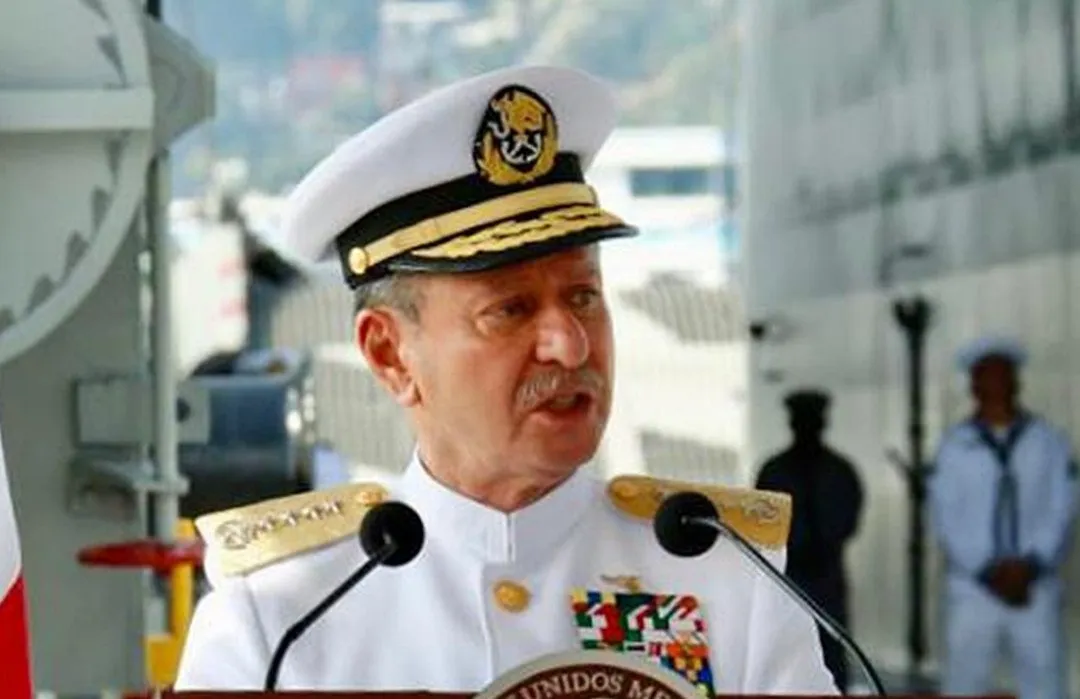 A Ojeda Durán no Lo Hallan, pero sigue cobrando en la Marina: Gana 150 mil al mes como asesor A Ojeda Durán no Lo Hallan, pero sigue cobrando en la Marina: Gana 150 mil al mes como asesor