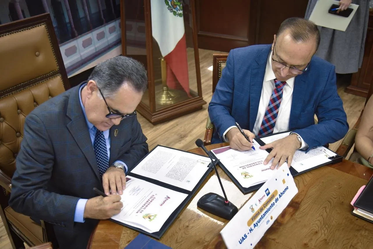 Firma de convenio de colaboración entre Ayuntamiento y UAS, representa beneficios para la sociedad Ahomense Firma de convenio de colaboración entre Ayuntamiento y UAS, representa beneficios para la sociedad Ahomense