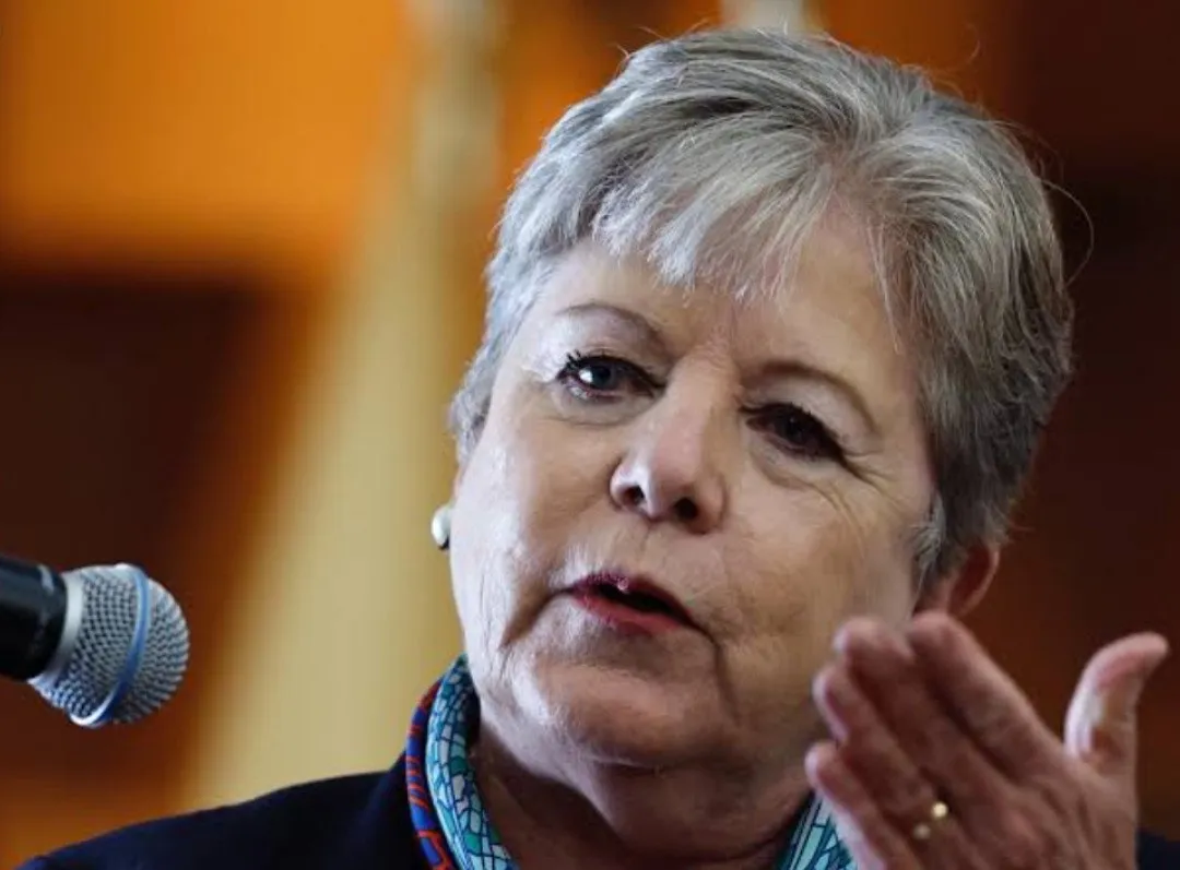 “No hay condiciones para hacer fracking en México”: Alicia Bárcena frena en seco el debate en San Lázaro “No hay condiciones para hacer fracking en México”: Alicia Bárcena frena en seco el debate en San Lázaro