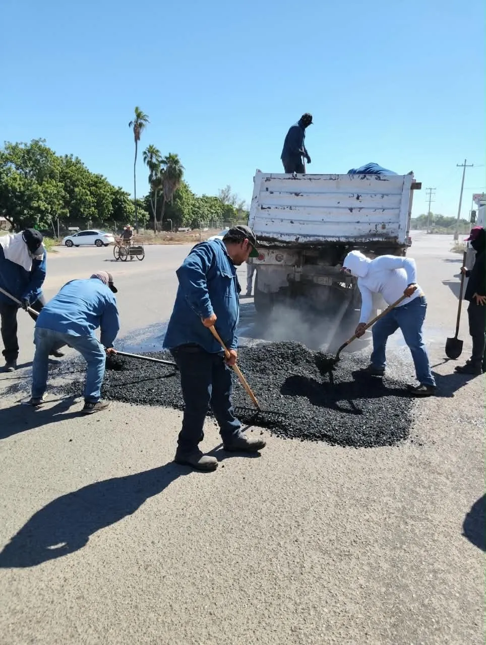 Gobierno de Ahome suma nuevas cuadrillas para incrementar acciones de bacheo en vialidades Gobierno de Ahome suma nuevas cuadrillas para incrementar acciones de bacheo en vialidades