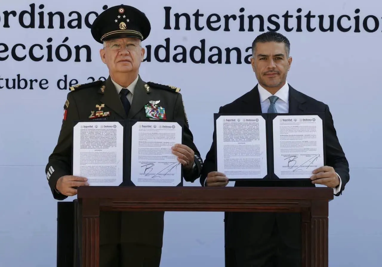 Firman Defensa y SSPC convenio histórico para conectar a la Guardia Nacional con el Centro Nacional de Inteligencia Firman Defensa y SSPC convenio histórico para conectar a la Guardia Nacional con el Centro Nacional de Inteligencia