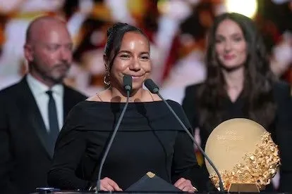 Orgullo nacional! La mexicana Charlyn Corral es galardonada como la Mejor Goleadora del Mundo en la gala del Balón de Oro Orgullo nacional! La mexicana Charlyn Corral es galardonada como la Mejor Goleadora del Mundo en la gala del Balón de Oro