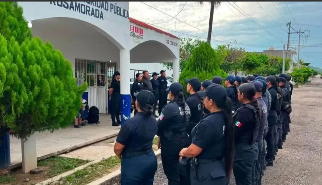 Cae la jefa de la policía de Rosamorada y cuatro de sus agentes por robar su propia alcaldía; se llevaron más de 500 mil de la caja fuerte Cae la jefa de la policía de Rosamorada y cuatro de sus agentes por robar su propia alcaldía; se llevaron más de 500 mil de la caja fuerte