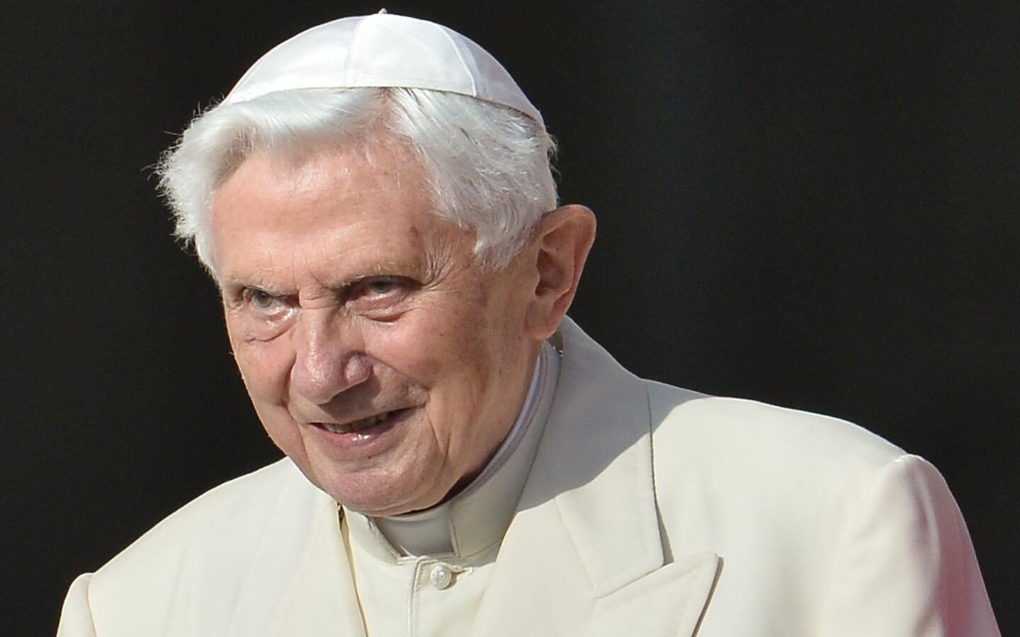 El emérito papa Benedicto XVI podría estar involucrado en casos de abuso sexual, además de admitir que en su juventud juró fidelidad a Hitler.