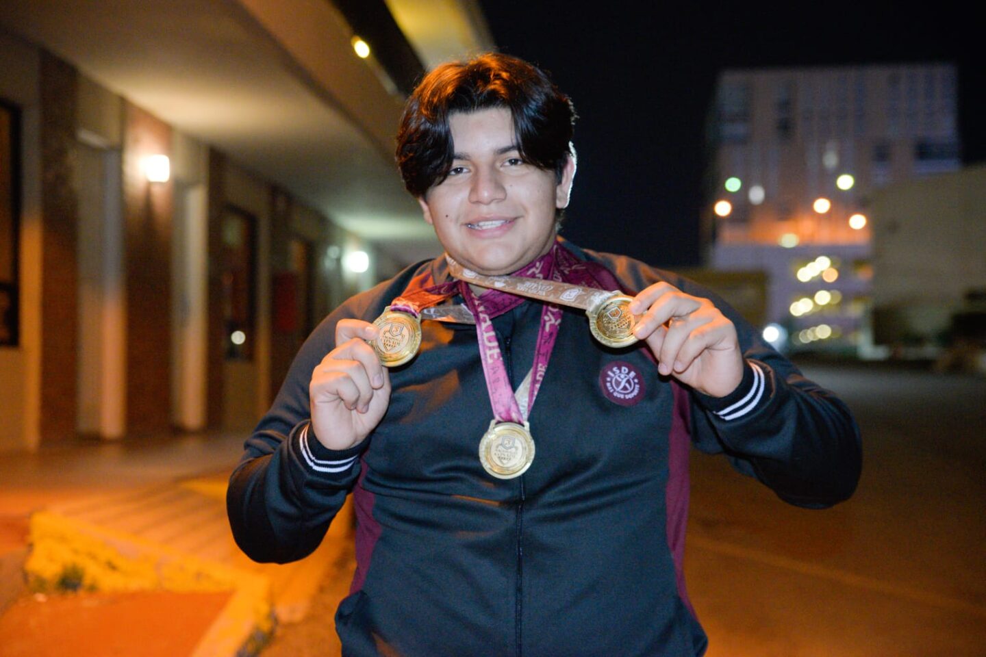Levantan sinaloenses cuatro medallas de oro