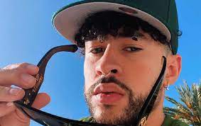 Bad Bunny también se hizo sus arreglitos estéticos.