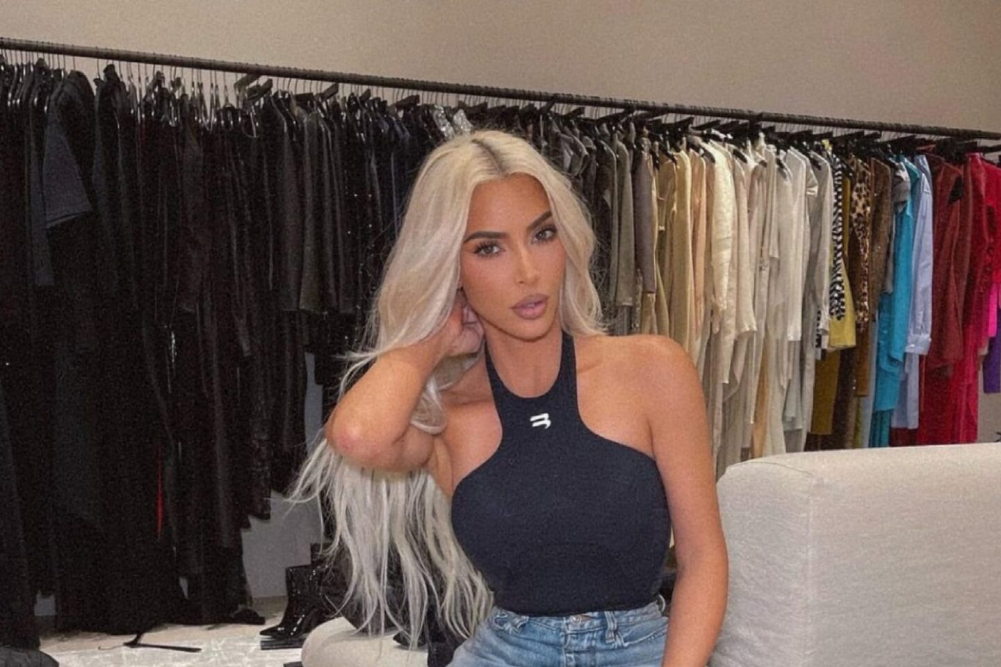 FOTOS: Kim Kardashian arrasa con vestido transparente estilo vintage