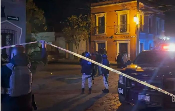 Grupo armado asesina a 7 personas en un bar