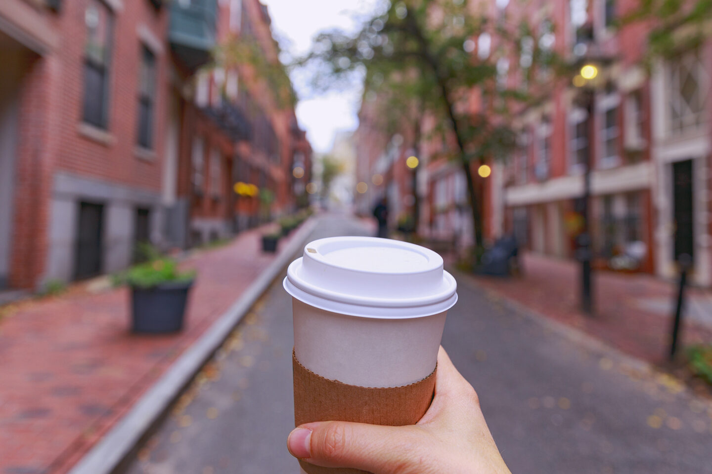 Comprar café y agua en la calle los peores aliados de tus finanzas personales