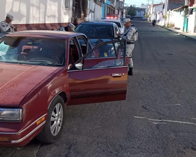 Secuestran a un conductor al llegar a su casa frente a sus padres en Toluca