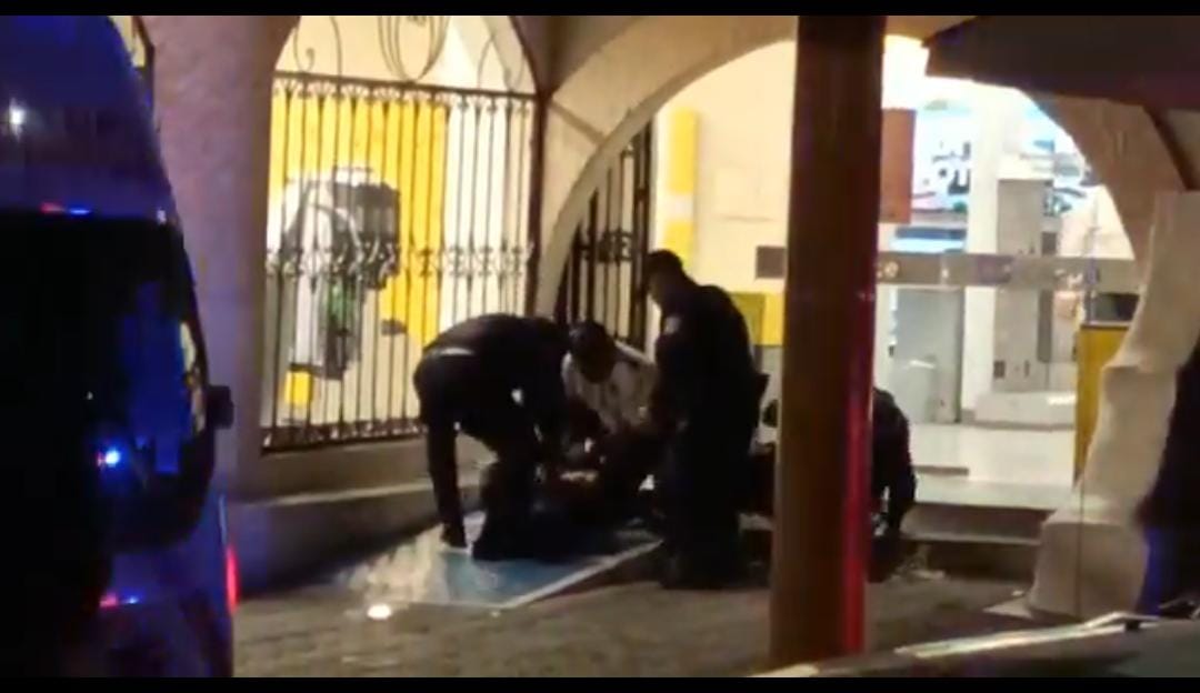 Hombre quema Coppel en Puebla; Ya estaba harto de los cobros
