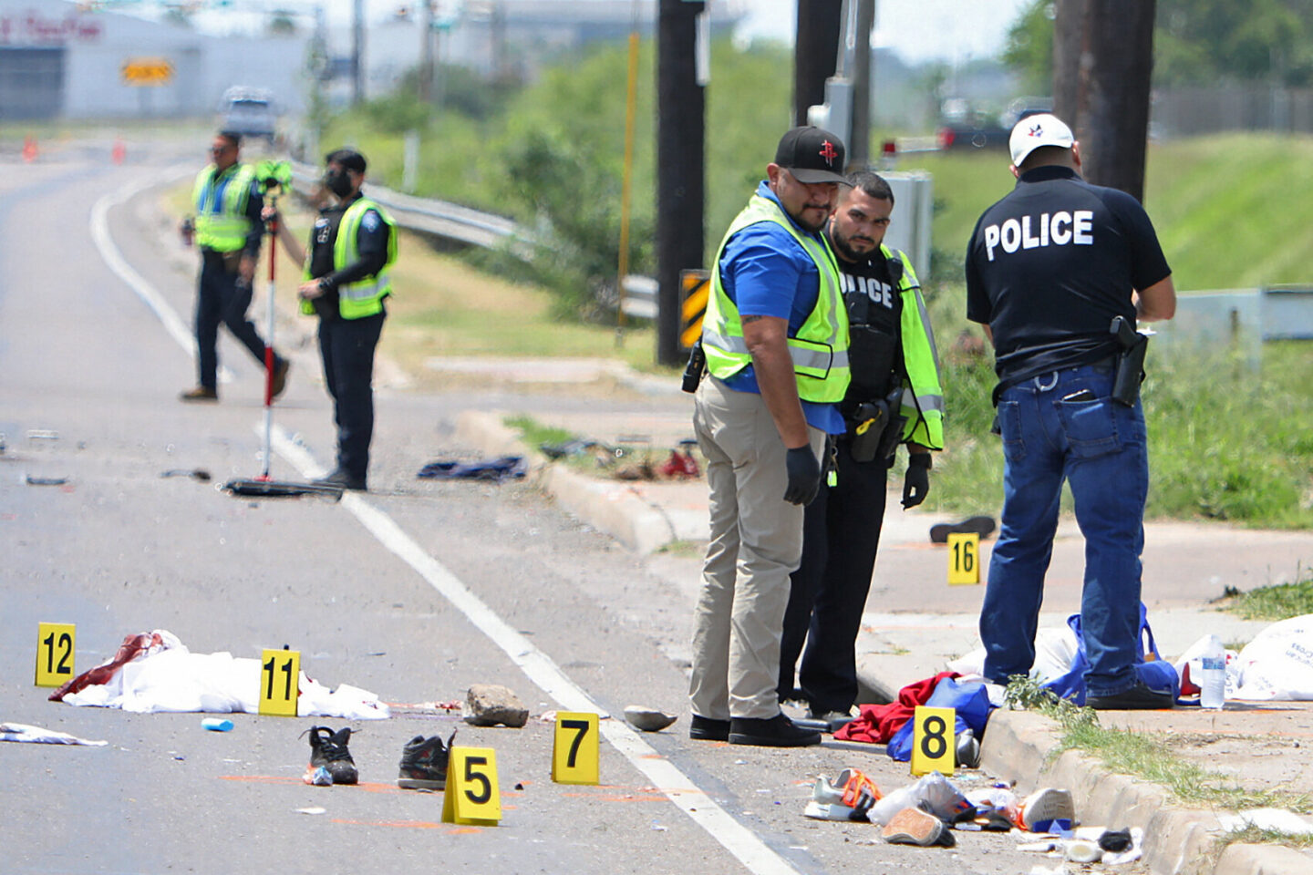 Investigan atropello masivo de migrantes en Texas