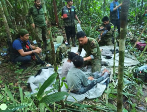 Encuentran vivos a cuatros niños perdidos desde hace 40 días en Amazonía colombiana