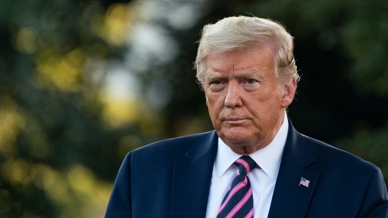 Arrestan al ex presidente Donald Trump, lo liberan el mismo día