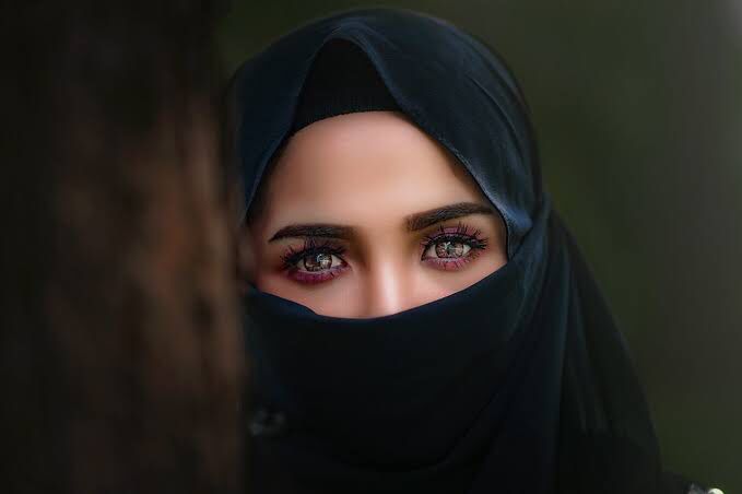 Talibanes ordenan el cierre de todos los salones de belleza en Afganistán