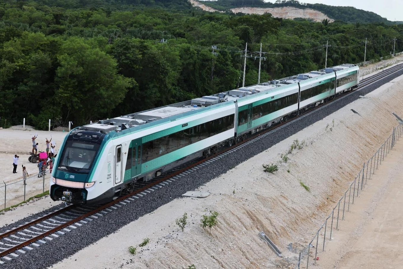 Tramo 4 del Tren Maya logra 100 por ciento de colocación de vía doble electrificada; faltan 60 días para inauguración