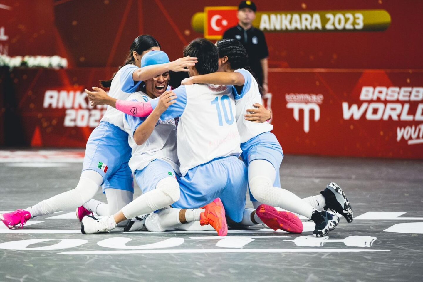 En Turquía, alumna de COBAES consigue medalla de Bronce para México en Baseball 5 World Cup Youth