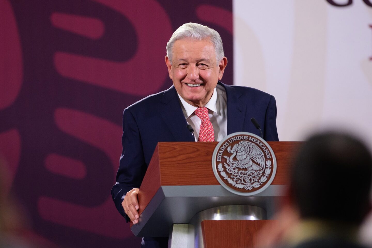 Aumenta presupuesto de Institutos Nacionales de Salud para atender sin costo a la población