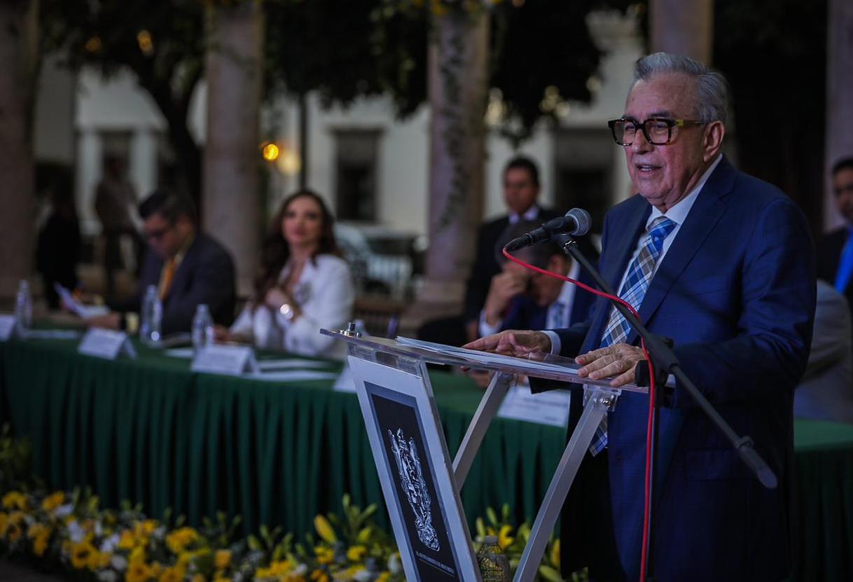Rocha entrega la presea Grano de Oro “Gral. Rafael Buelna Tenorio” 2024