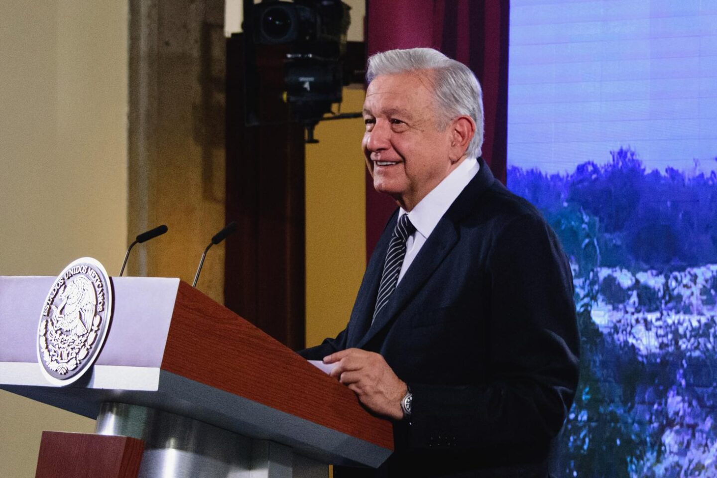México apoya a Belice en materia de suministro eléctrico; “pertenecemos al partido de la fraternidad universal”, afirma presidente