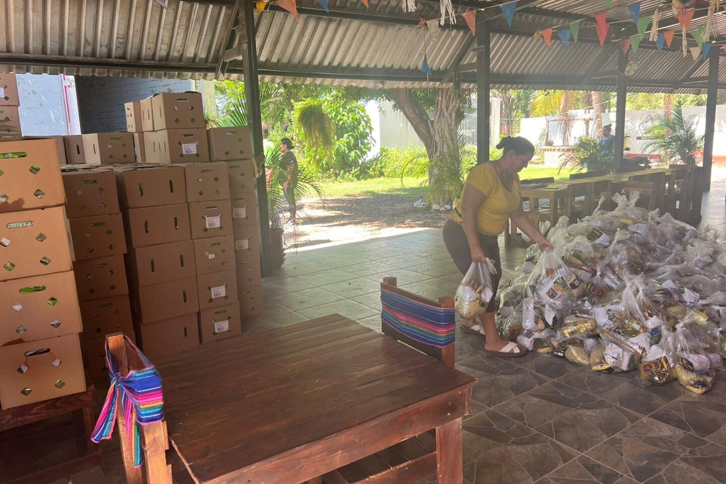Gobierno del Estado y el Banco de Alimentos unen esfuerzos para ayudar a familias en zonas con desabasto